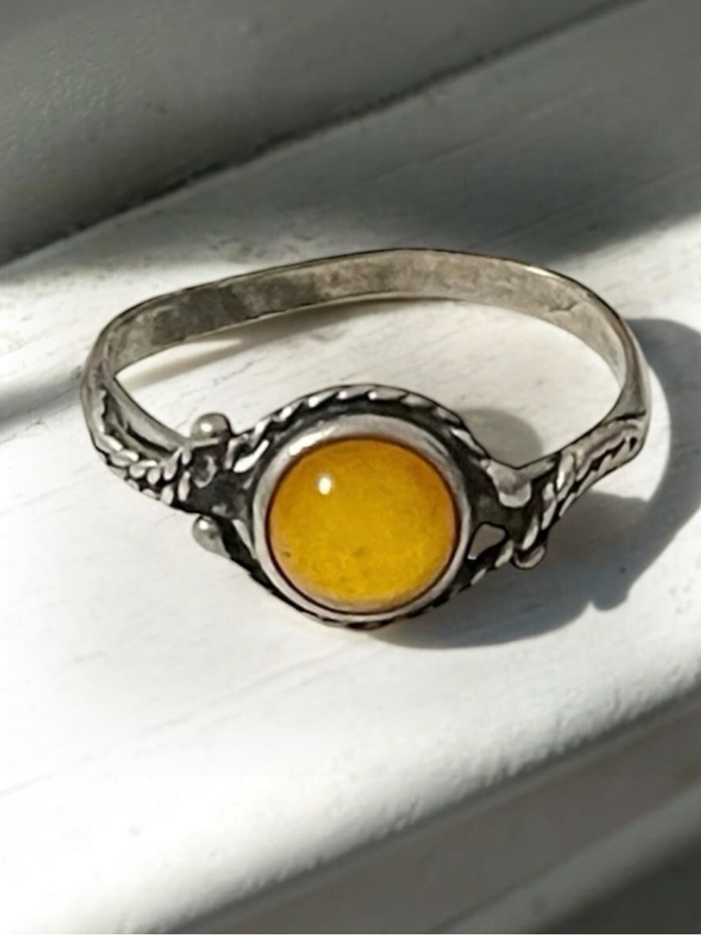Vintage Amber and sterling silver ring size 6